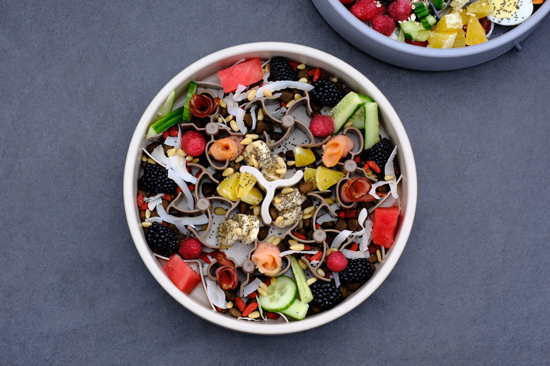 Beige SoulBowl von oben, gefüllt mit Obst und Gemüse