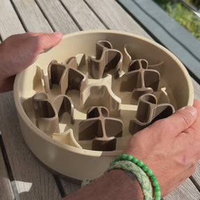 SoulBowl Milo (Beige) / Groß: Muster verstellen – das Puzzle wird Schritt für Schritt gedreht